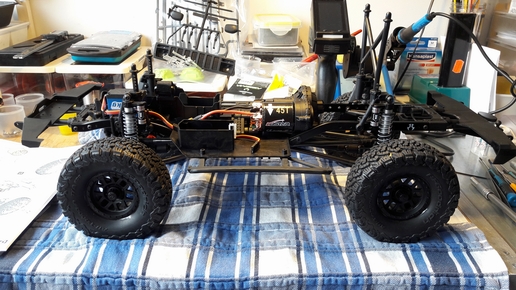 SCX-10 II Jeep Cherokee_37_RZ.JPG
