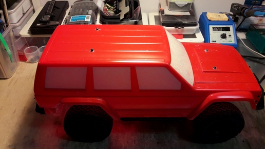 SCX-10 II Jeep Cherokee_47_RZ.JPG