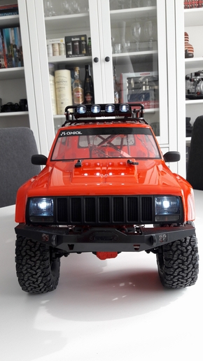 SCX-10 II Jeep Cherokee_60_RZ.JPG
